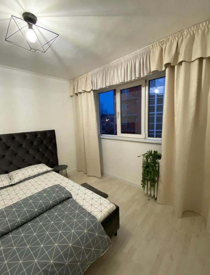 Talina Apartament Орадя Экстерьер фото